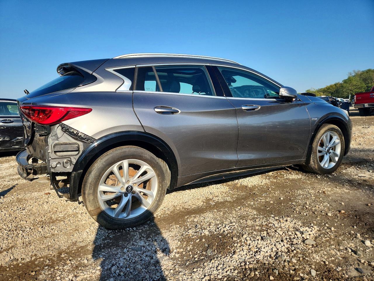 2018 Infiniti Qx30 Essential - Image 3
