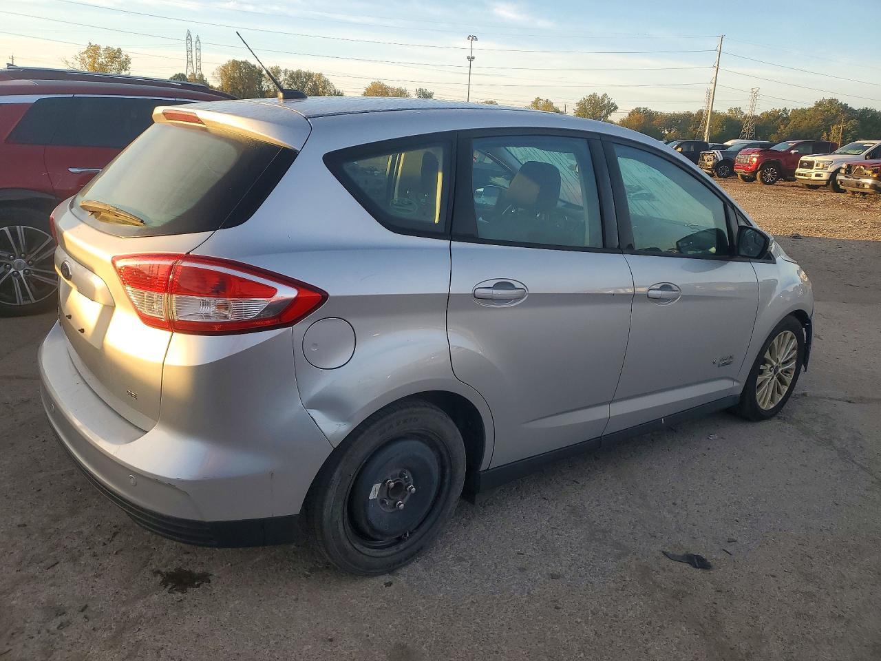 2017 Ford C-Max Se - Image 3