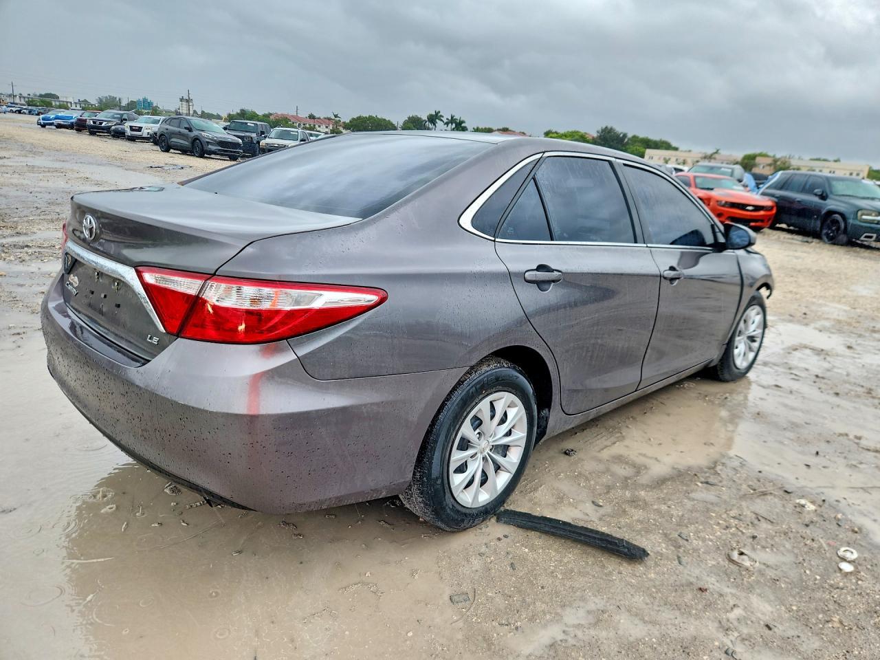 2017 Toyota Camry Le - Фото 3