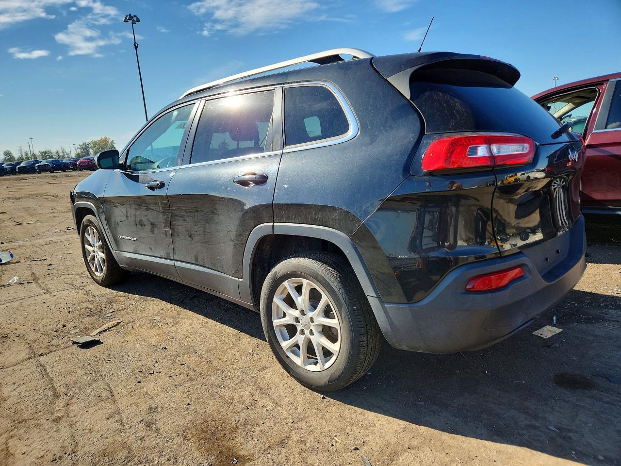 2015 Jeep Cherokee Latitude - Фото 2