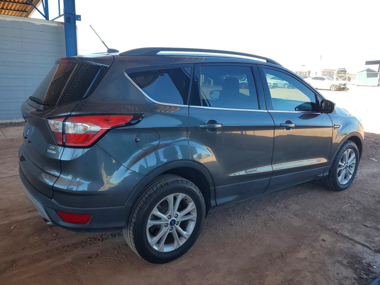 2018 Ford Escape Se - Фото 3