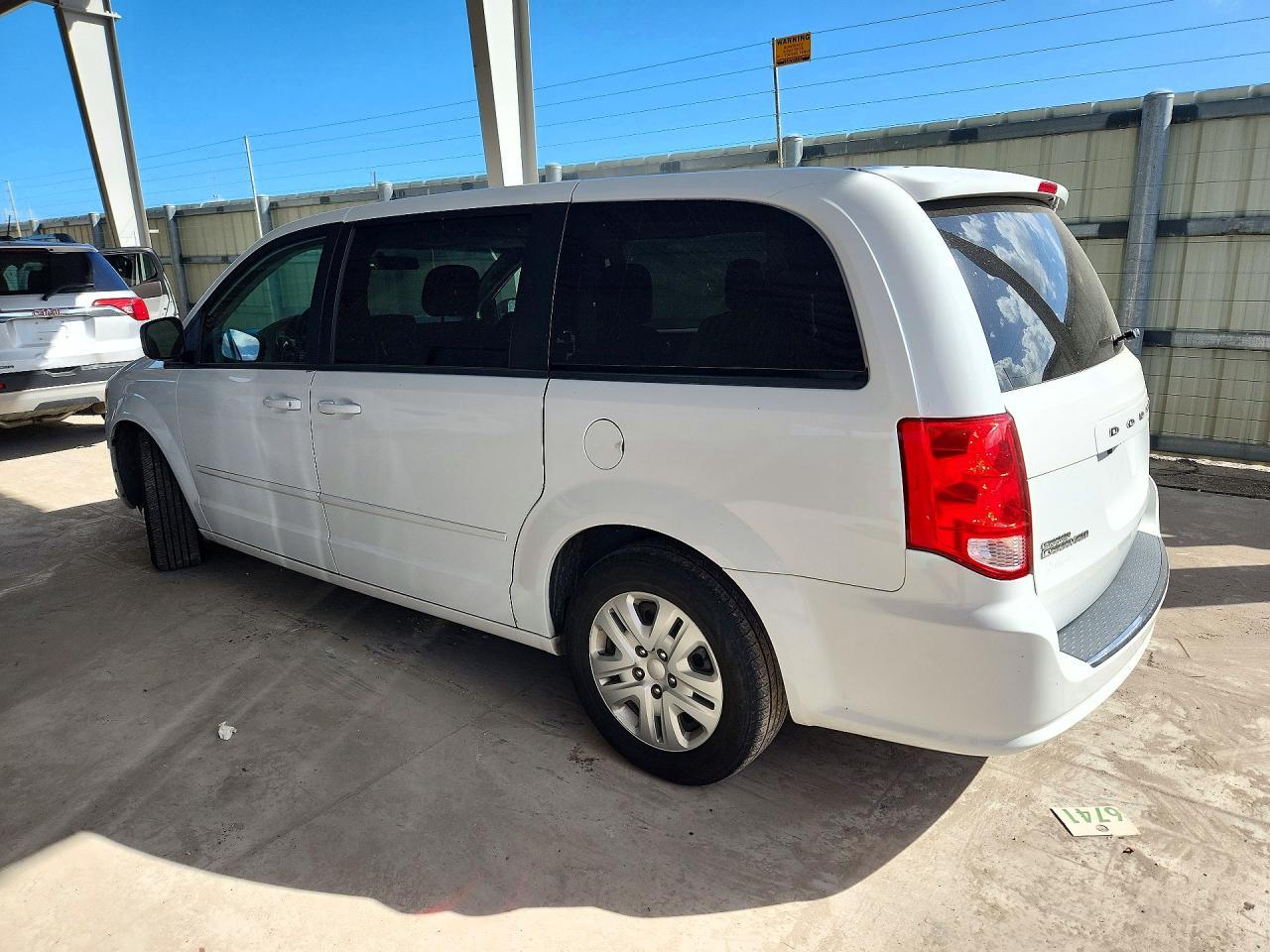 2016 Dodge Grand Caravan Se - Image 2