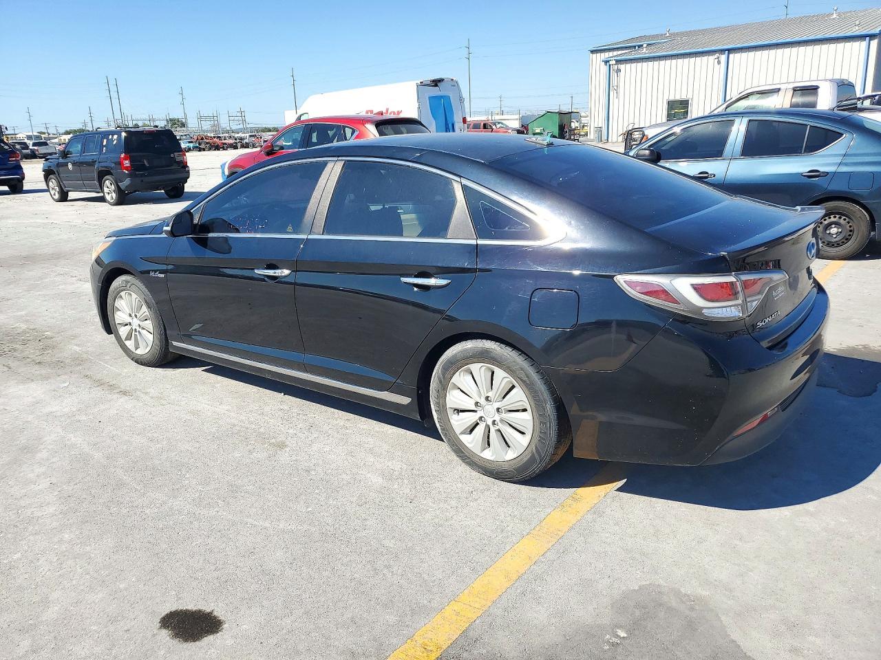 2016 Hyundai Sonata Hybrid Se - Image 2