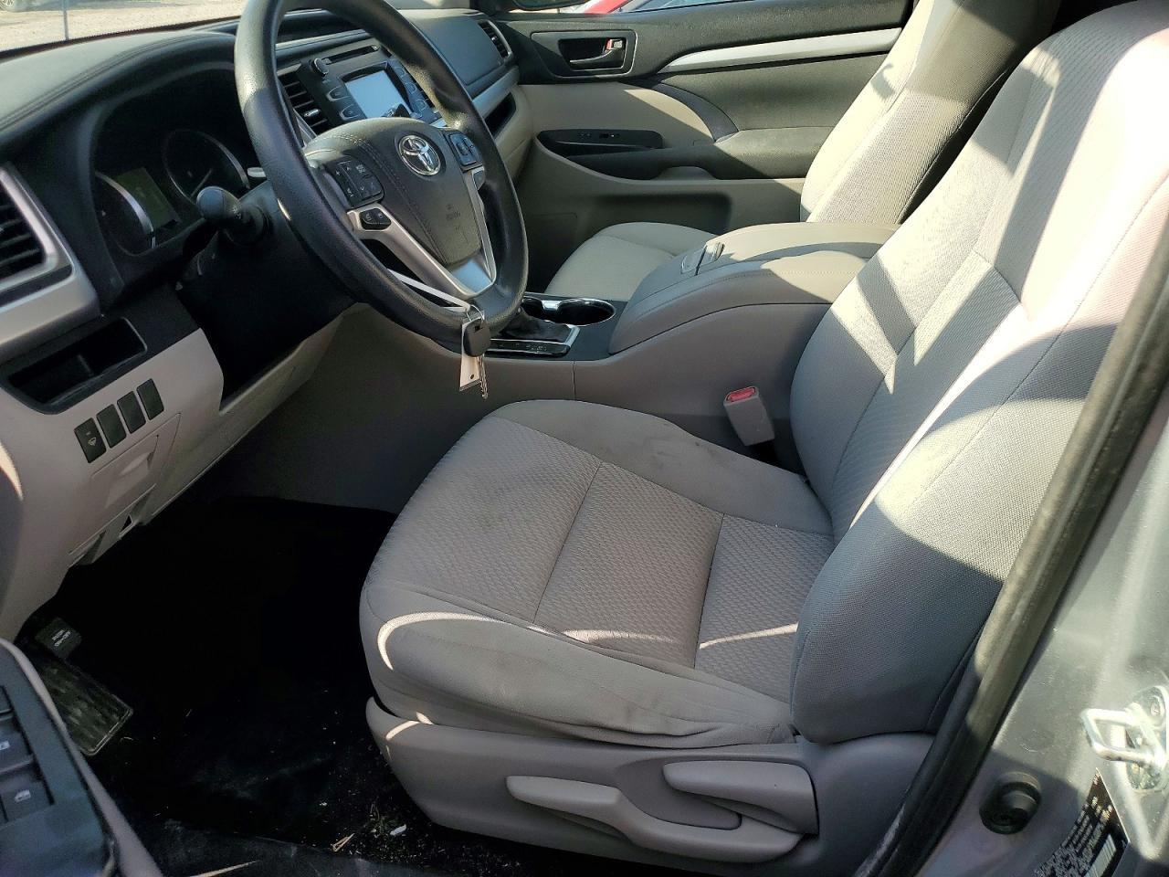 2016 Toyota Highlander Le - Фото 7