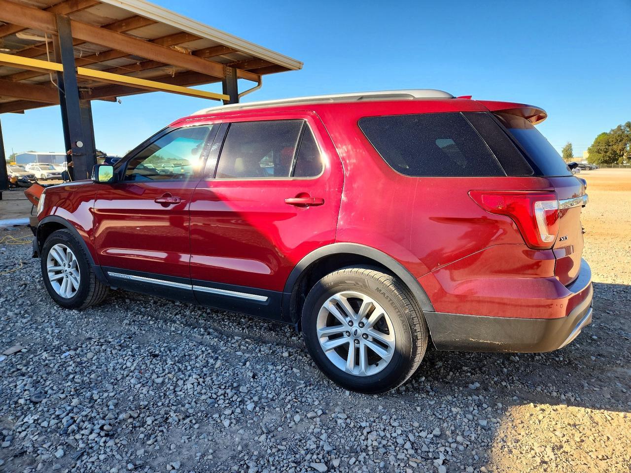 2017 Ford Explorer Xlt - Фото 2