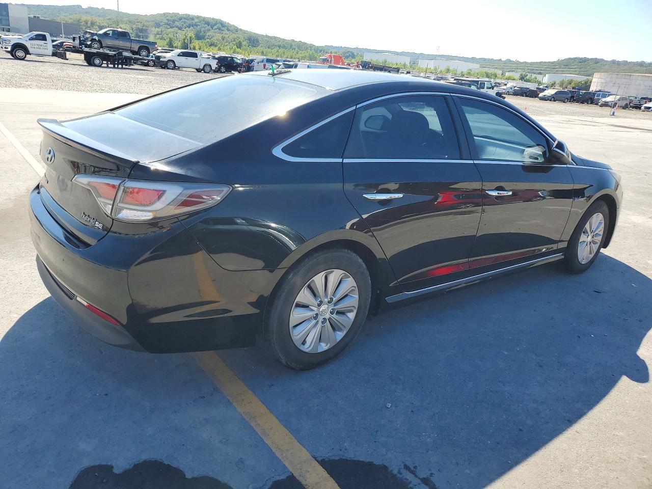 2016 Hyundai Sonata Hybrid Se - Image 3
