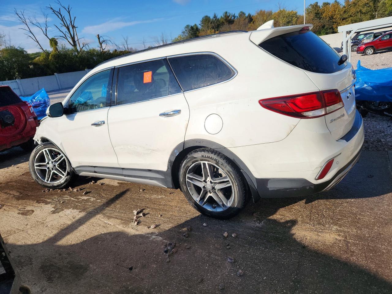 2017 Hyundai Santa Fe Limited Ultimate - Image 2