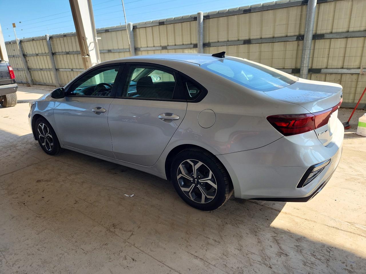 2021 Kia Forte Lxs - Image 2