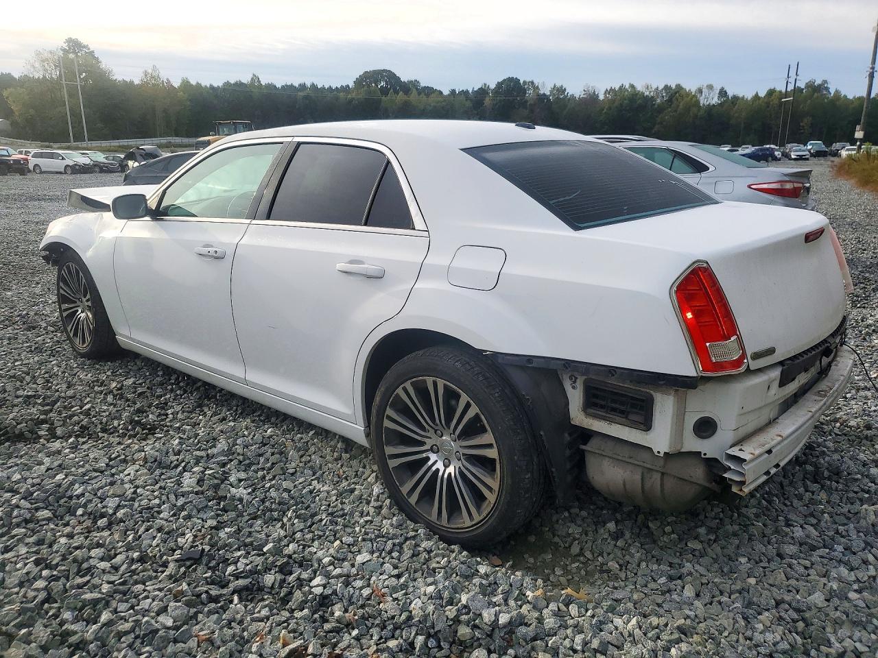 2014 Chrysler 300 S - Фото 2