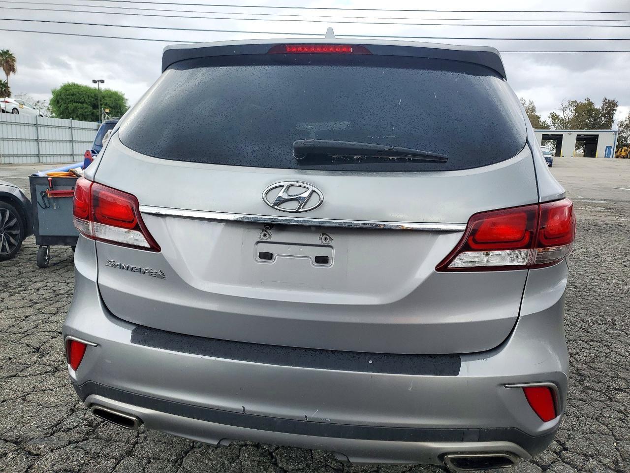 2018 Hyundai Santa Fe Se - Image 6