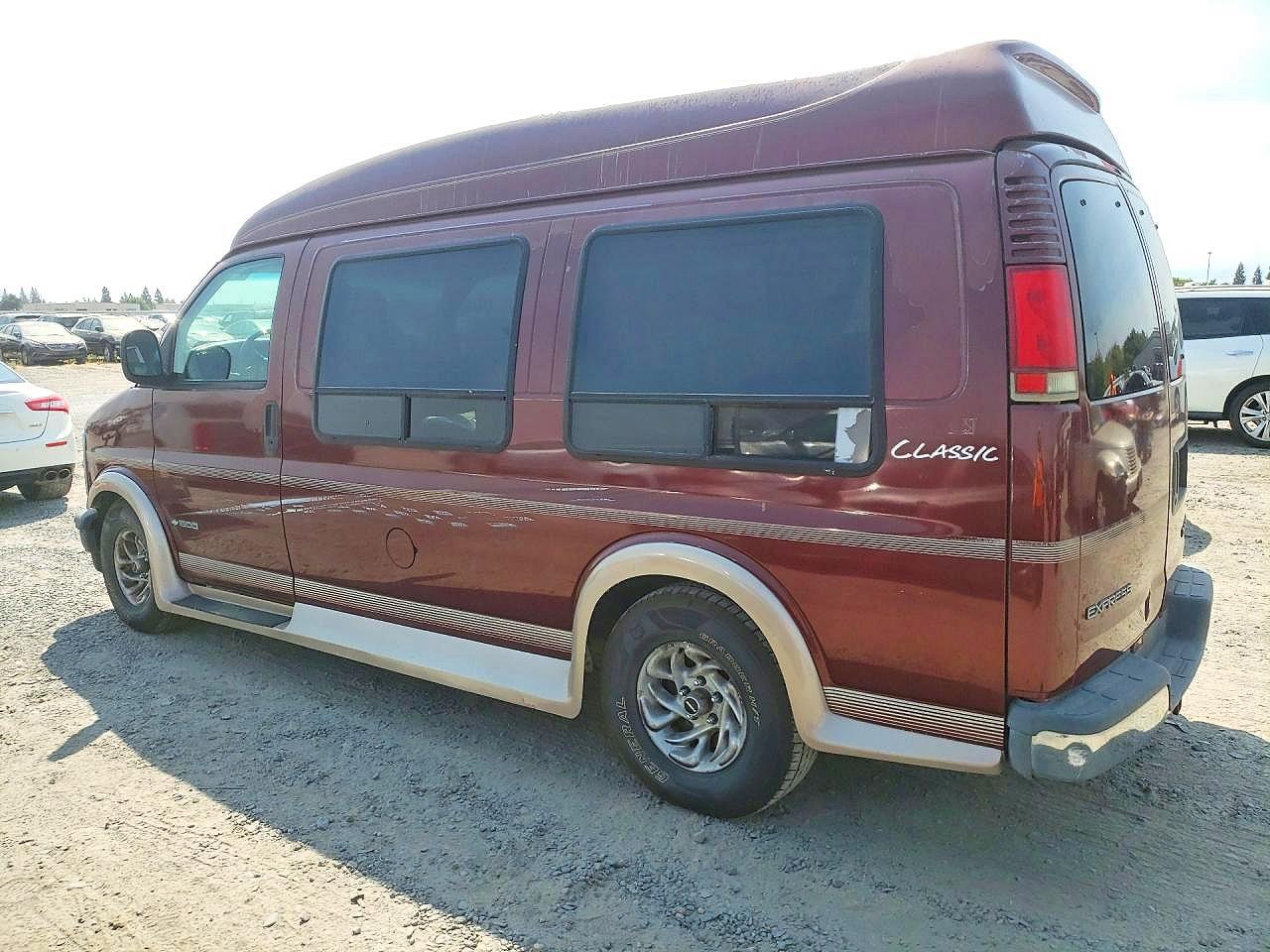 1999 Chevrolet Express G1500 - Image 2