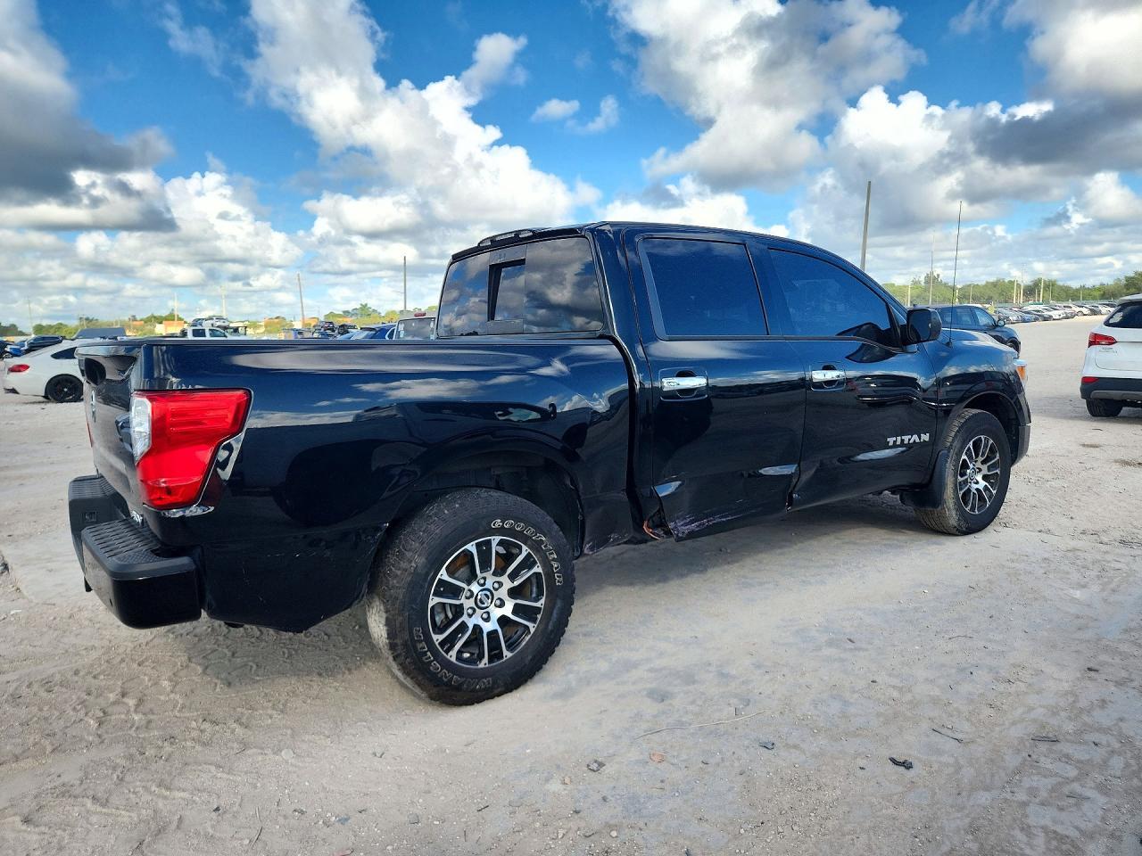 2021 Nissan Titan Sv - Image 3