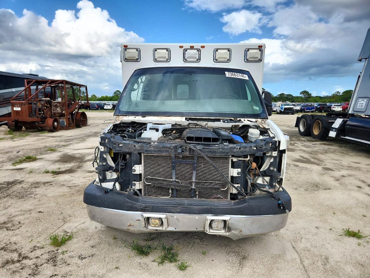 2015 Chevrolet Express G3500 - Фото 5
