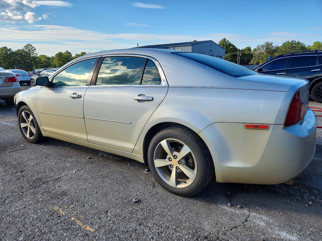 2009 Chevrolet Malibu Ls - Image 2