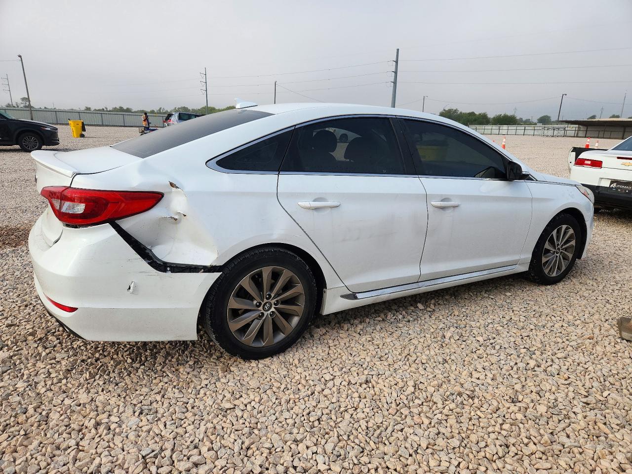2015 Hyundai Sonata - Image 3