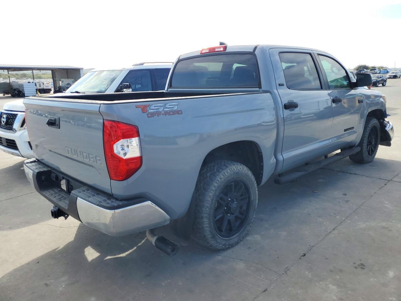 2021 Toyota Tundra Crewmax Sr5 - Фото 3