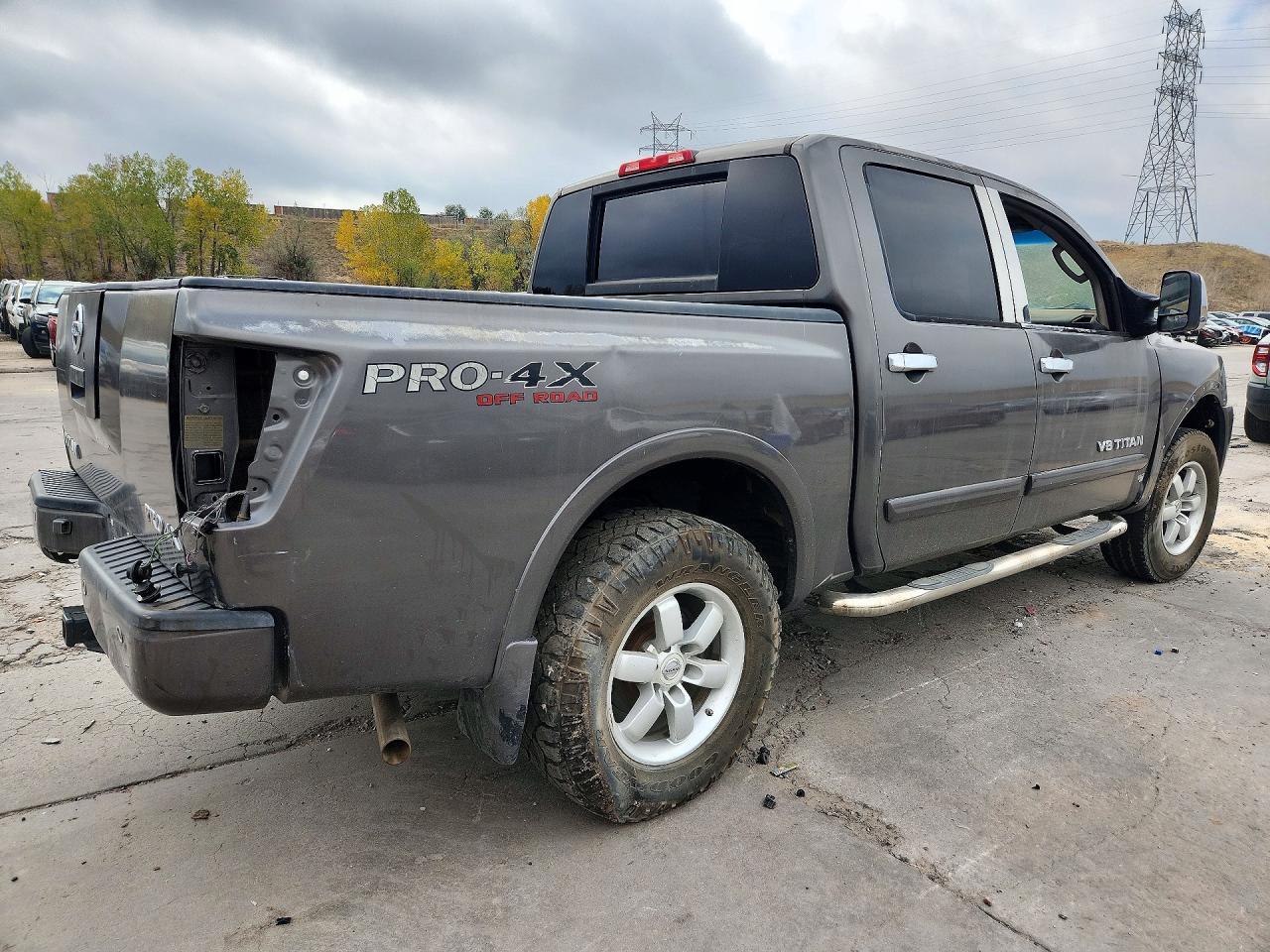 2011 Nissan Titan Sv - Фото 3