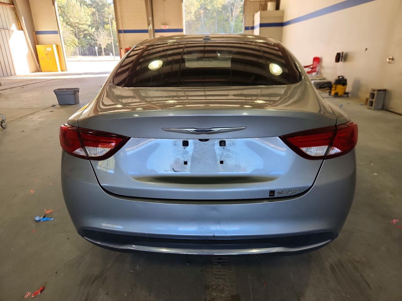 2015 Chrysler 200 Limited - Image 6