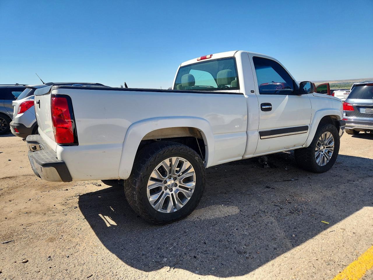 2003 Chevrolet Silverado K1500 - Фото 3
