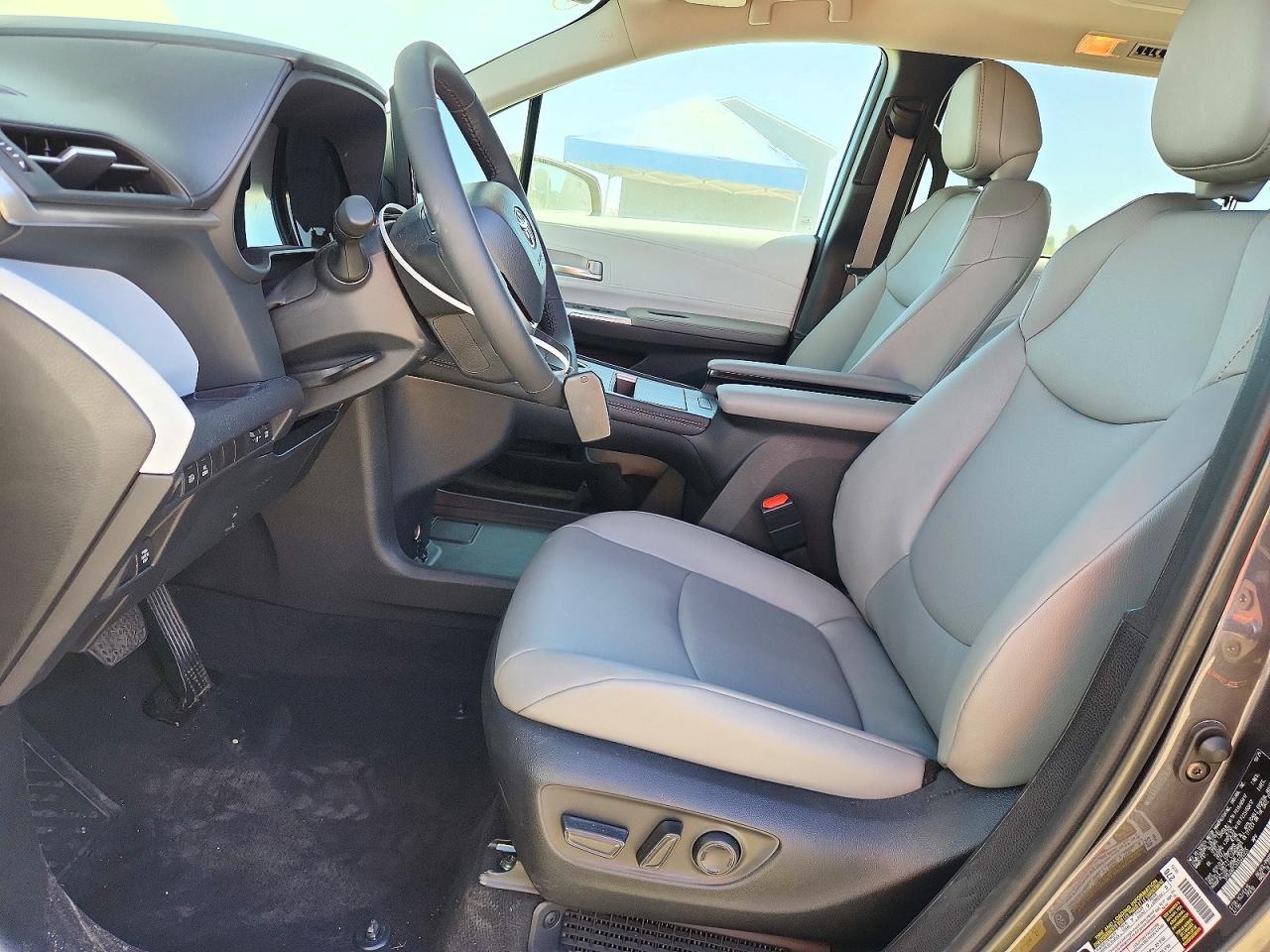 2025 Toyota Sienna Xle 7-Passenger - Фото 7