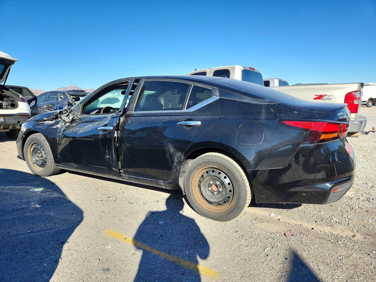 2020 Nissan Altima S - Фото 2