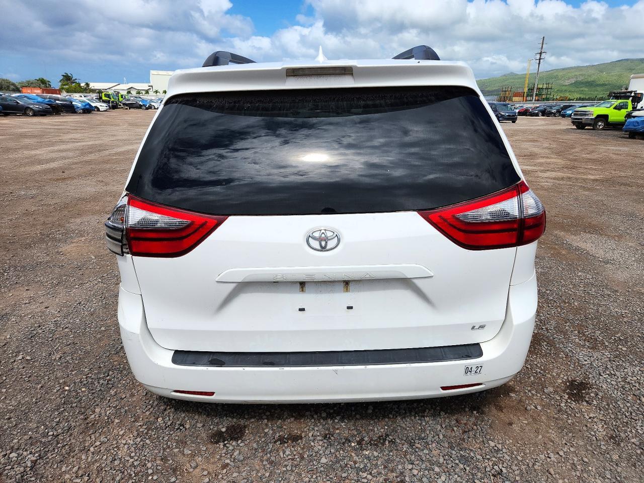 2020 Toyota Sienna Le - Image 6