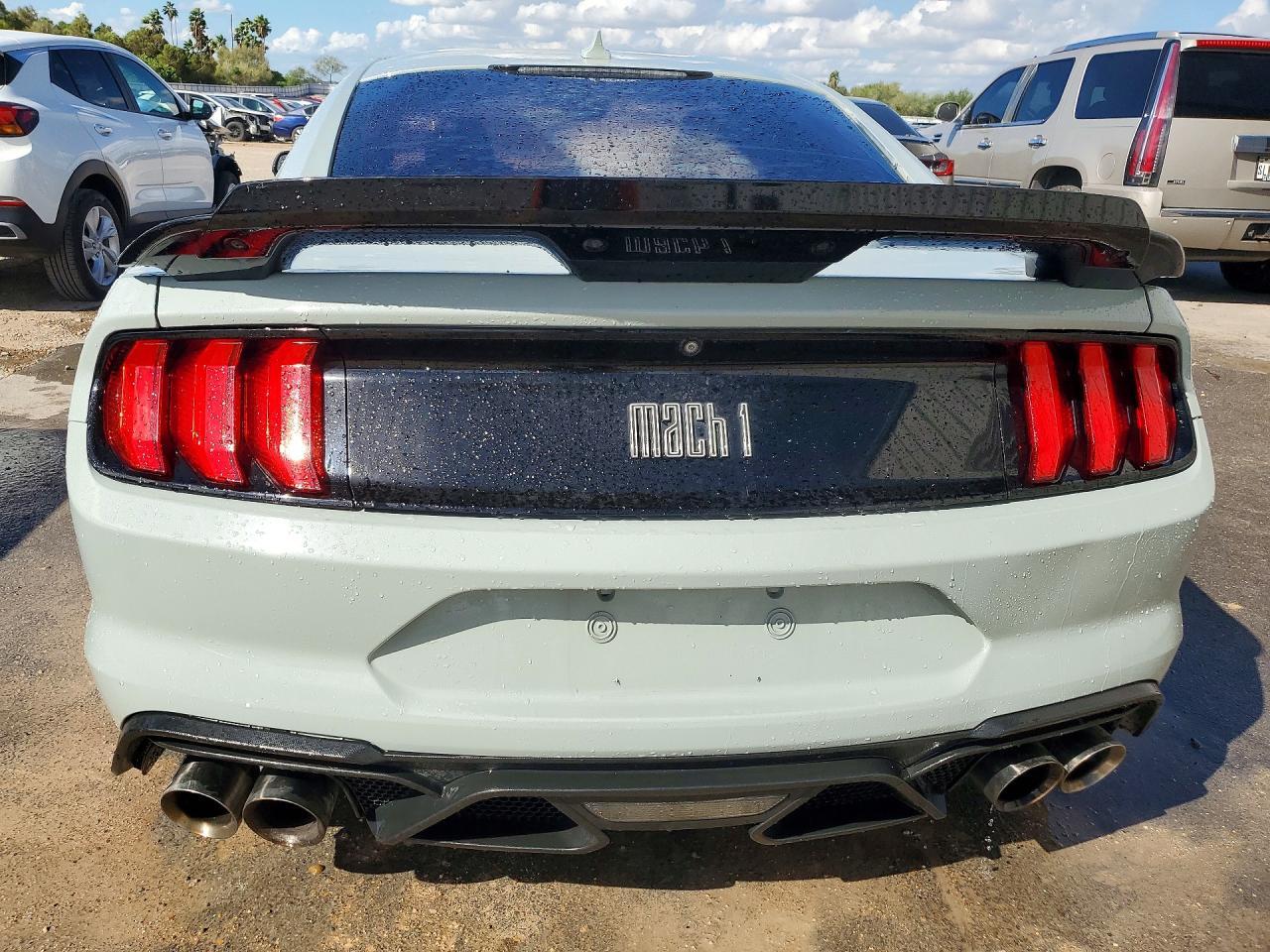 2022 Ford Mustang Mach I - Фото 6