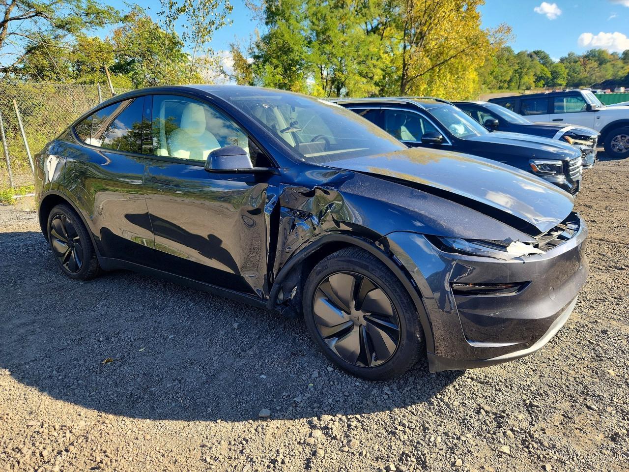 2026 Tesla Model Y - Фото 4