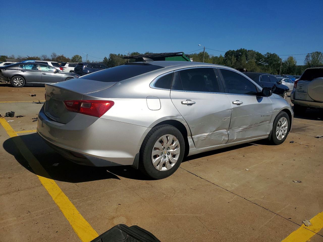 2016 Chevrolet Malibu L - Фото 3