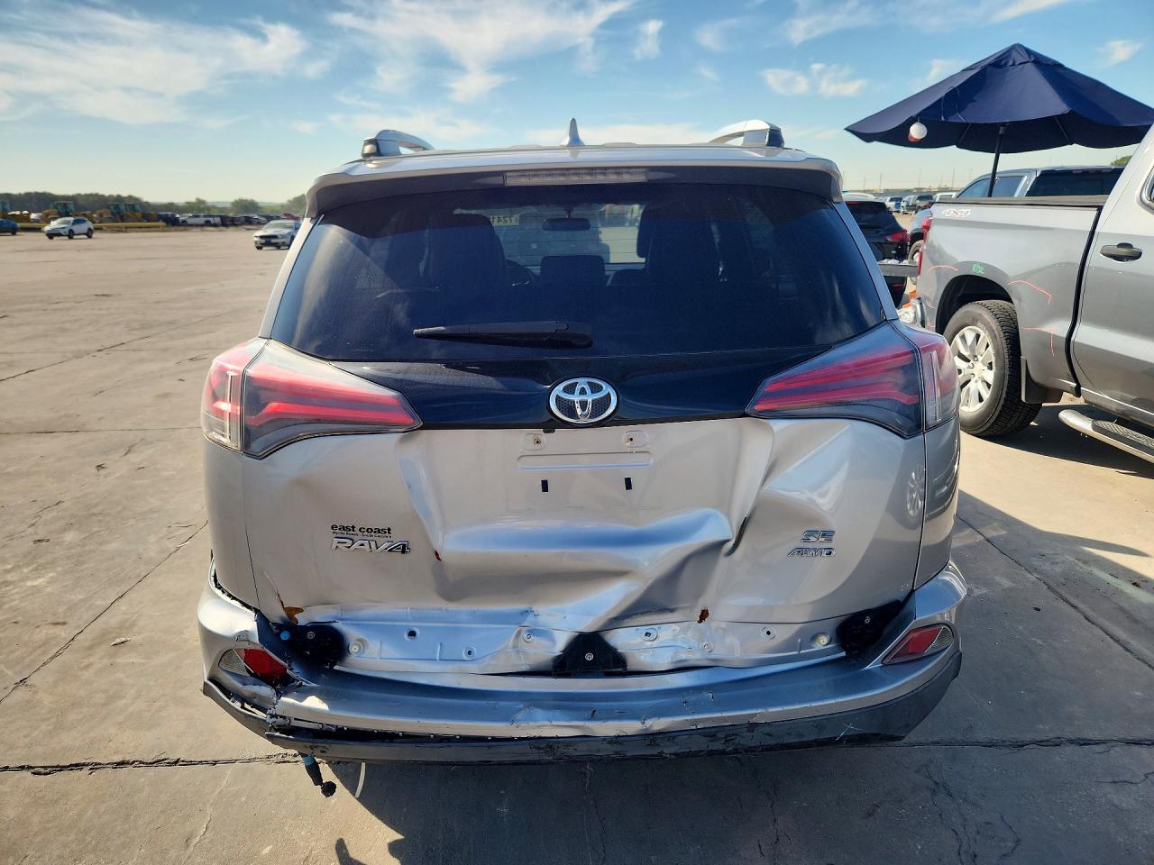2016 Toyota Rav4 Se - Фото 6