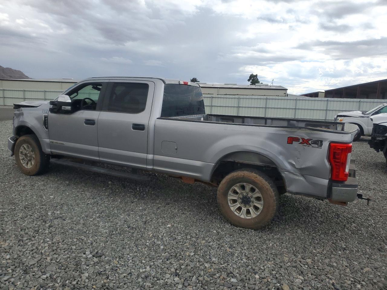 2022 Ford F250 Super Duty - Image 2