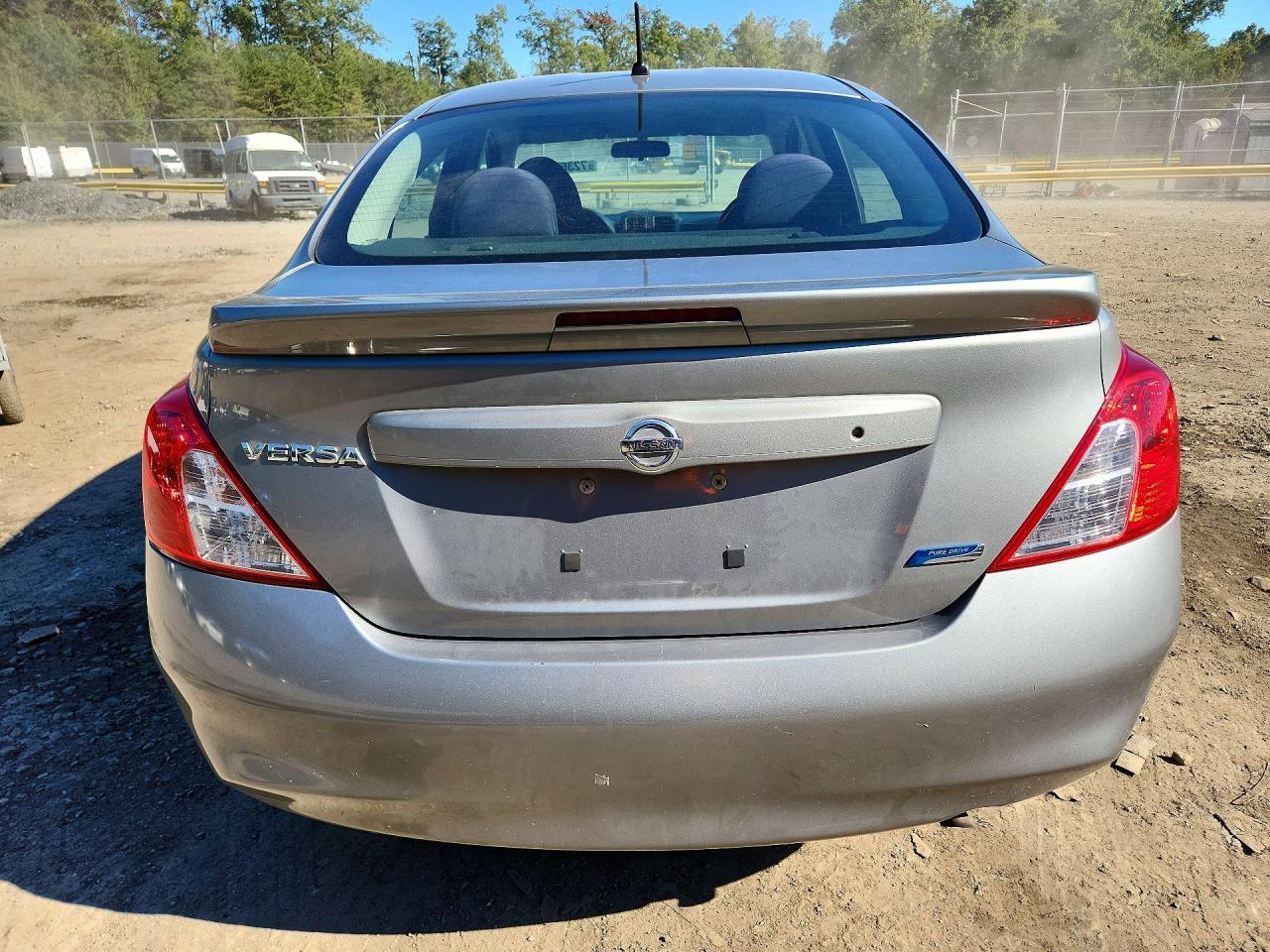 2014 Nissan Versa 1.6 S - Фото 6