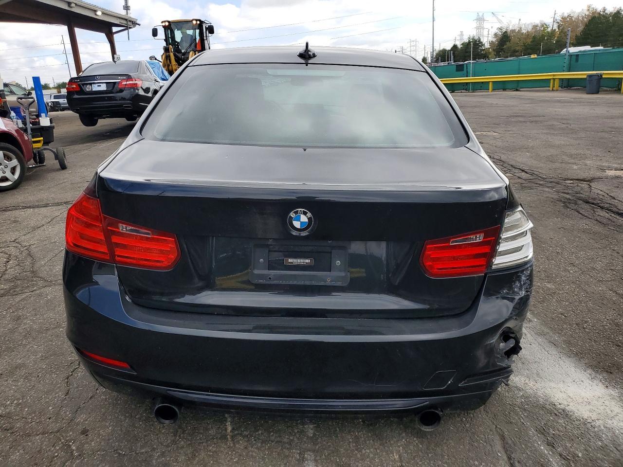 2013 BMW 335 Xi - Фото 6