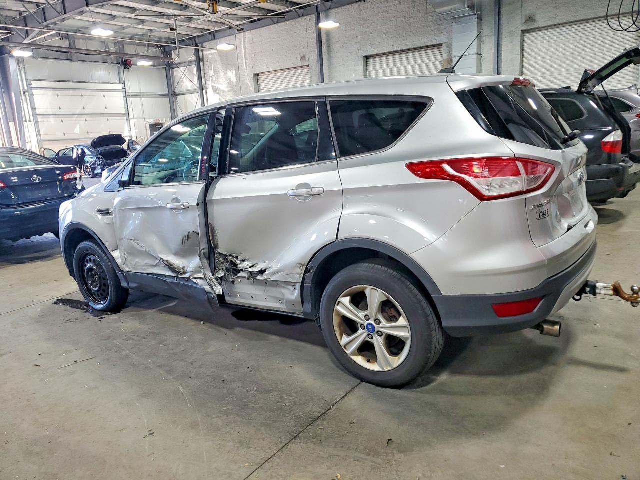 2013 Ford Escape Se - Фото 2