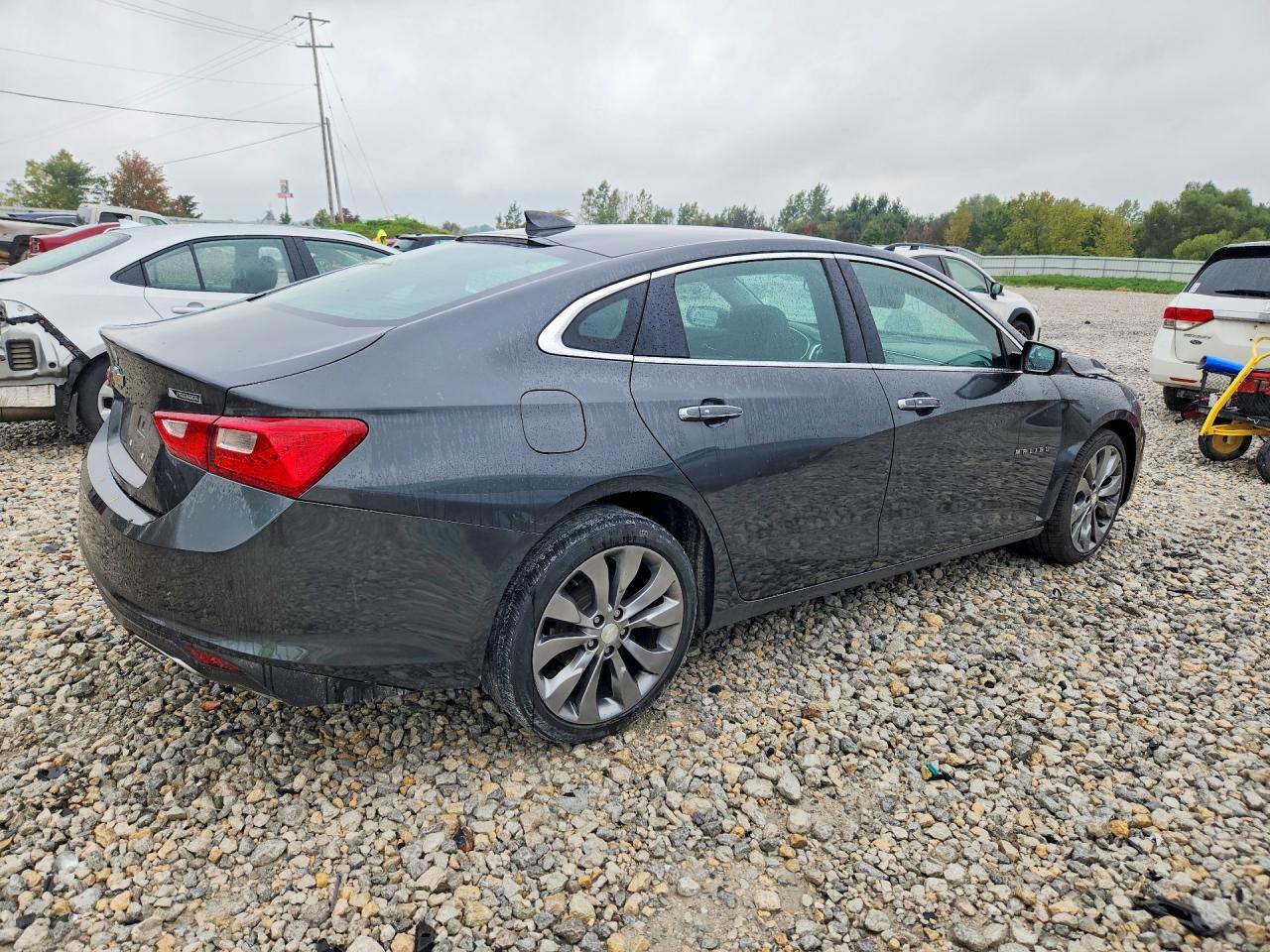 2016 Chevrolet Malibu Premier - Image 3
