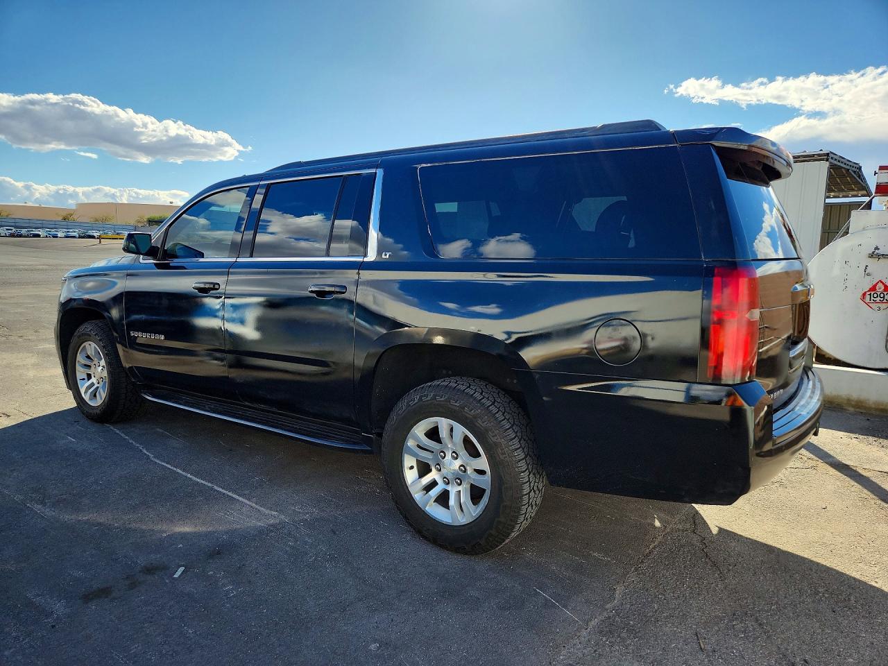 2020 Chevrolet Suburban C1500 Lt - Image 2