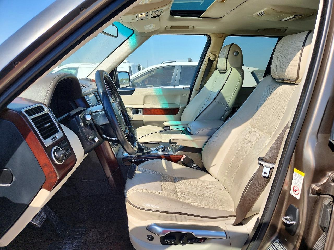 2011 Land Rover Range Rover Hse Luxury - Image 7