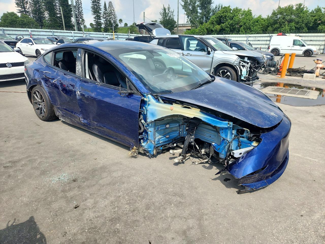 2022 Tesla Model 3 - Image 4