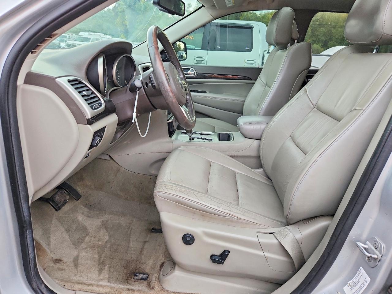 2012 Jeep Grand Cherokee Laredo - Image 7