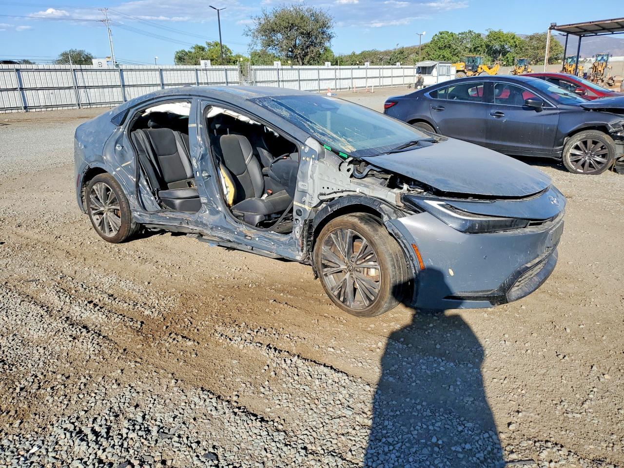 2024 Toyota Prius Xle - Фото 4