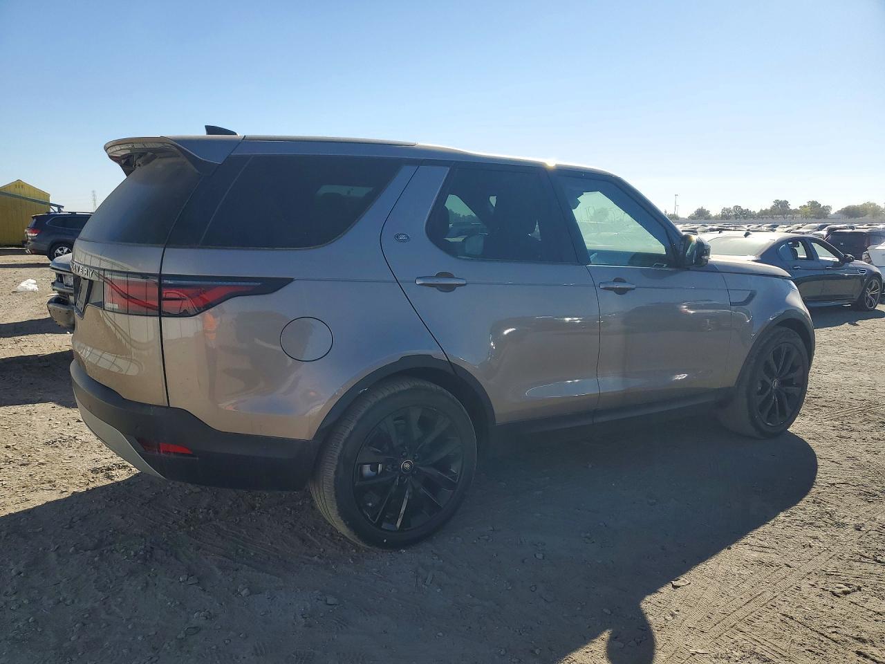 2026 Land Rover Discovery S - Фото 3