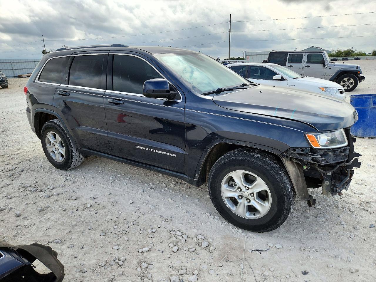 2014 Jeep Grand Cherokee Laredo - Image 4