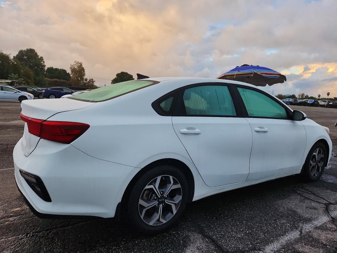 2021 Kia Forte Lxs - Фото 3