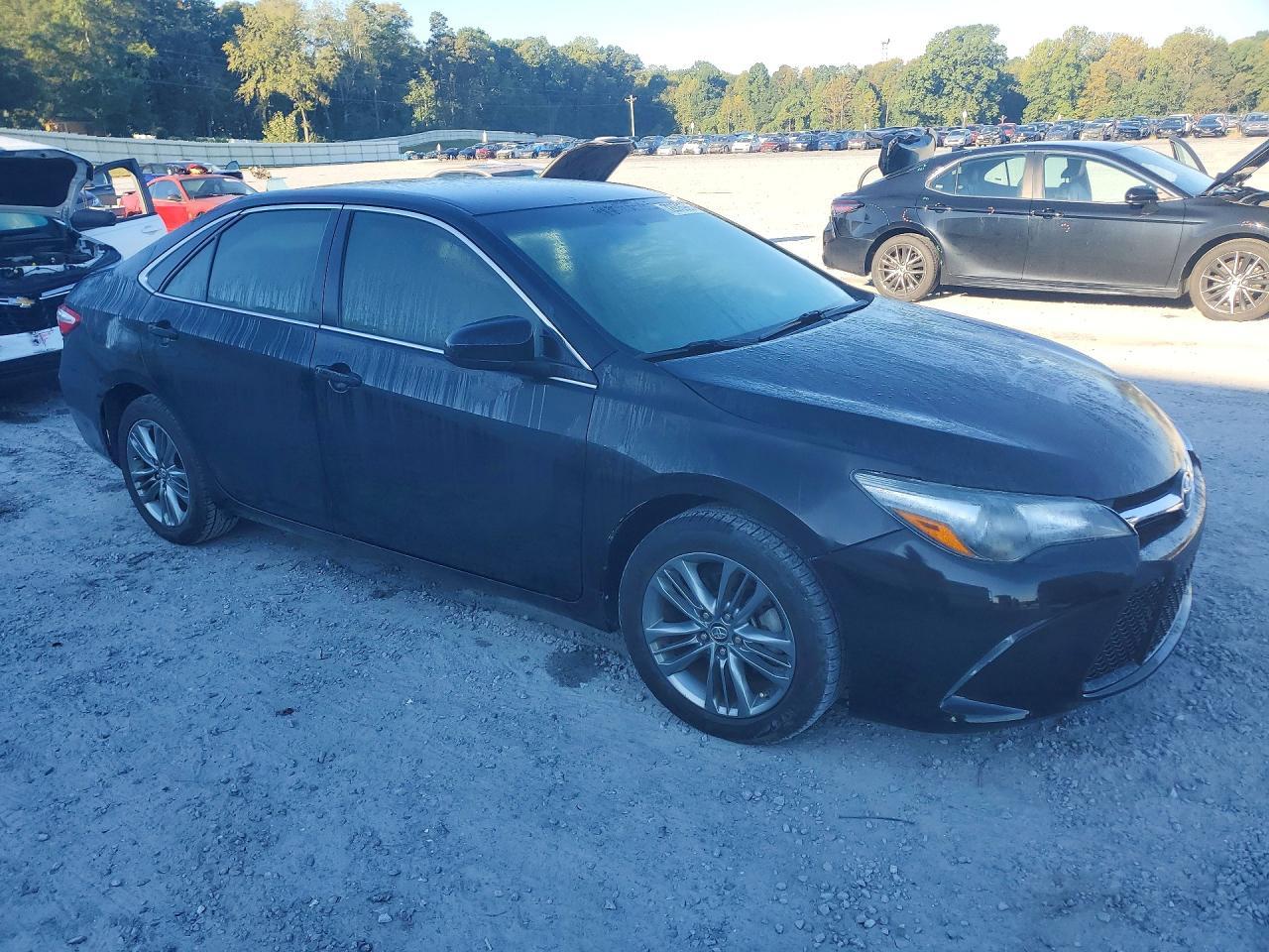 2017 Toyota Camry Se - Фото 4
