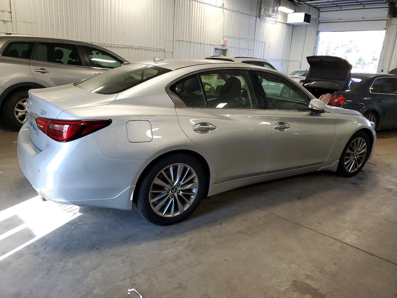 2018 Infiniti Q50 3.0T Luxe - Image 3