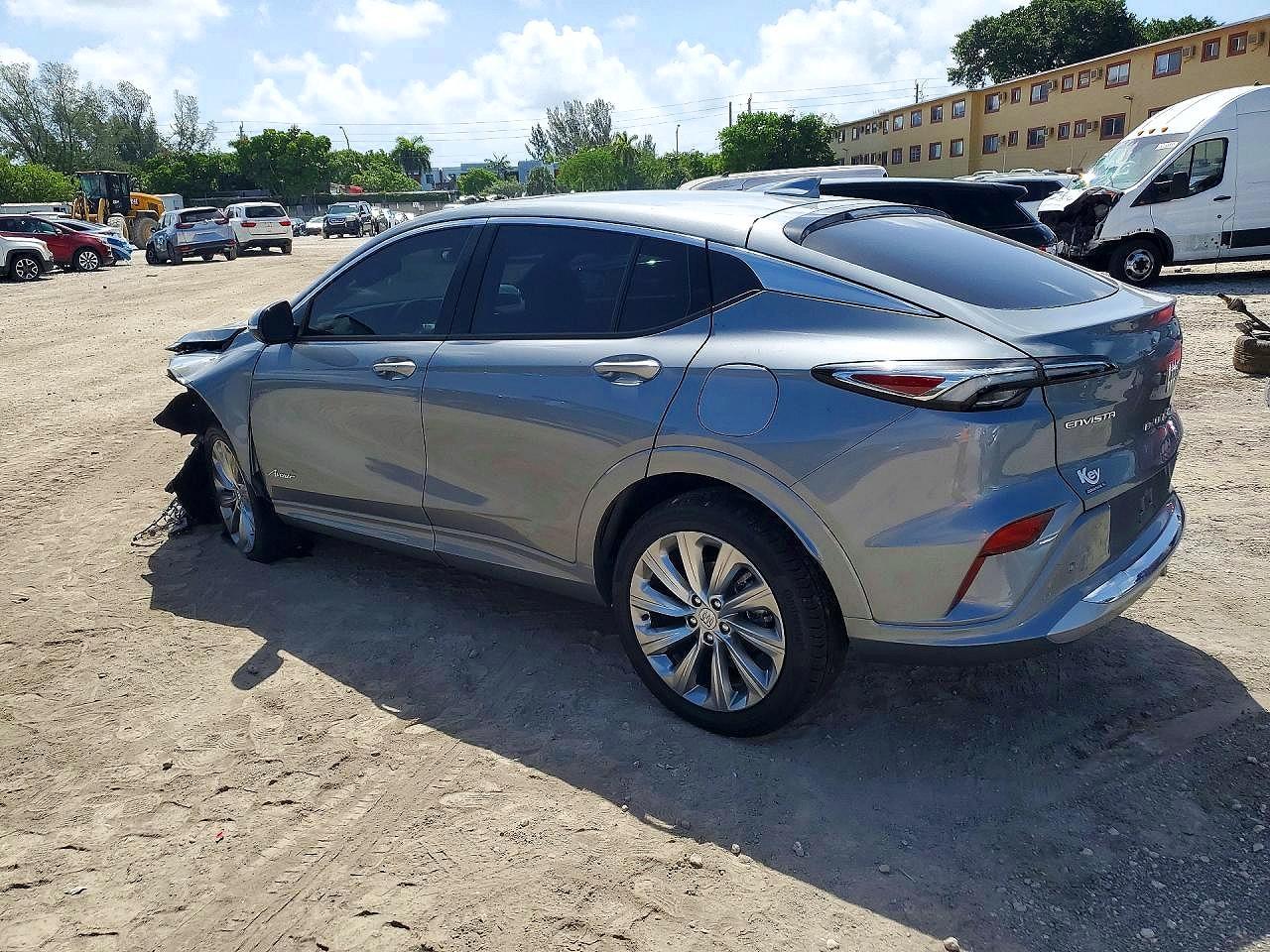 2025 Buick Envista Avenir - Image 2