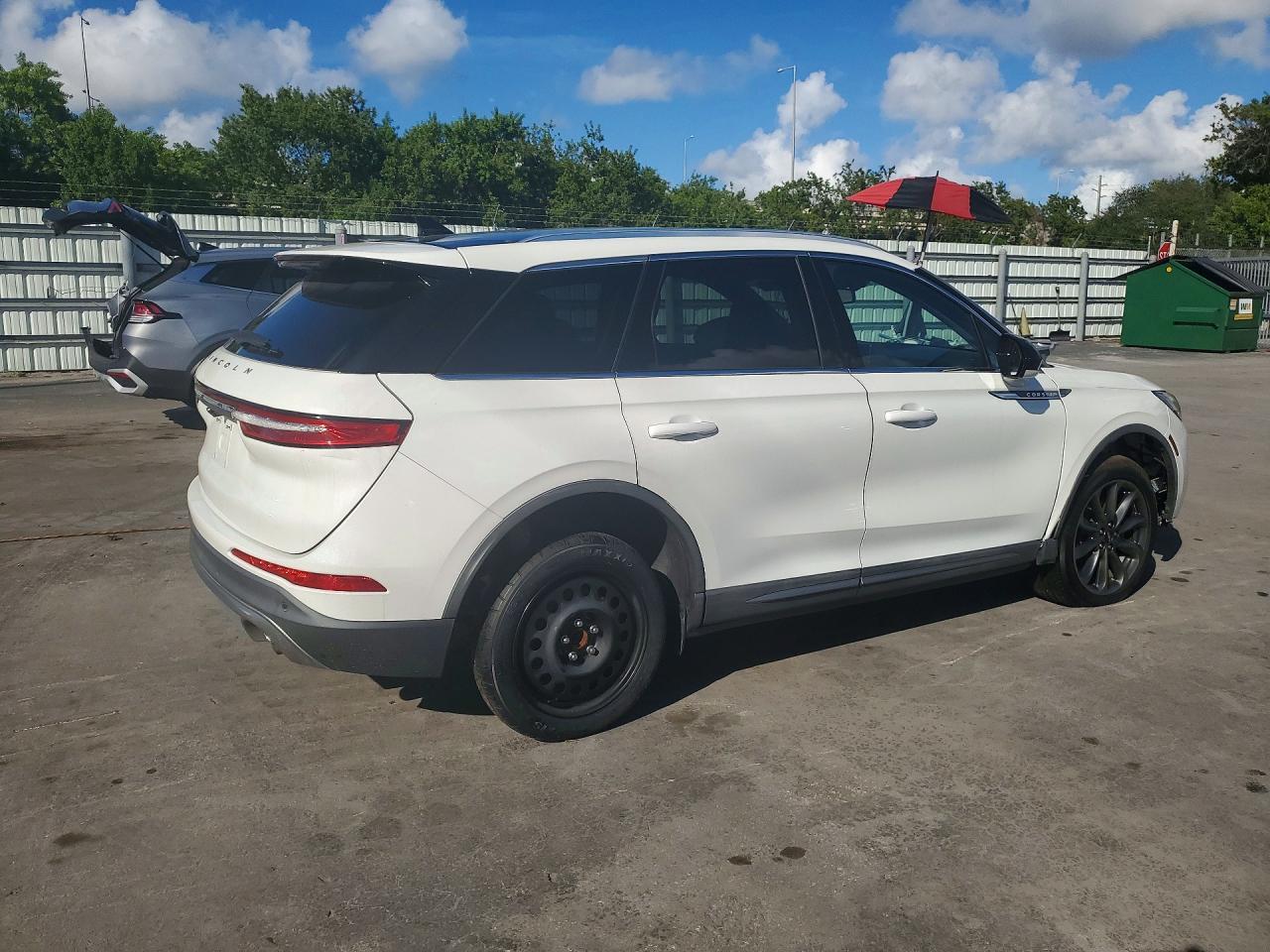 2021 Lincoln Corsair - Фото 3