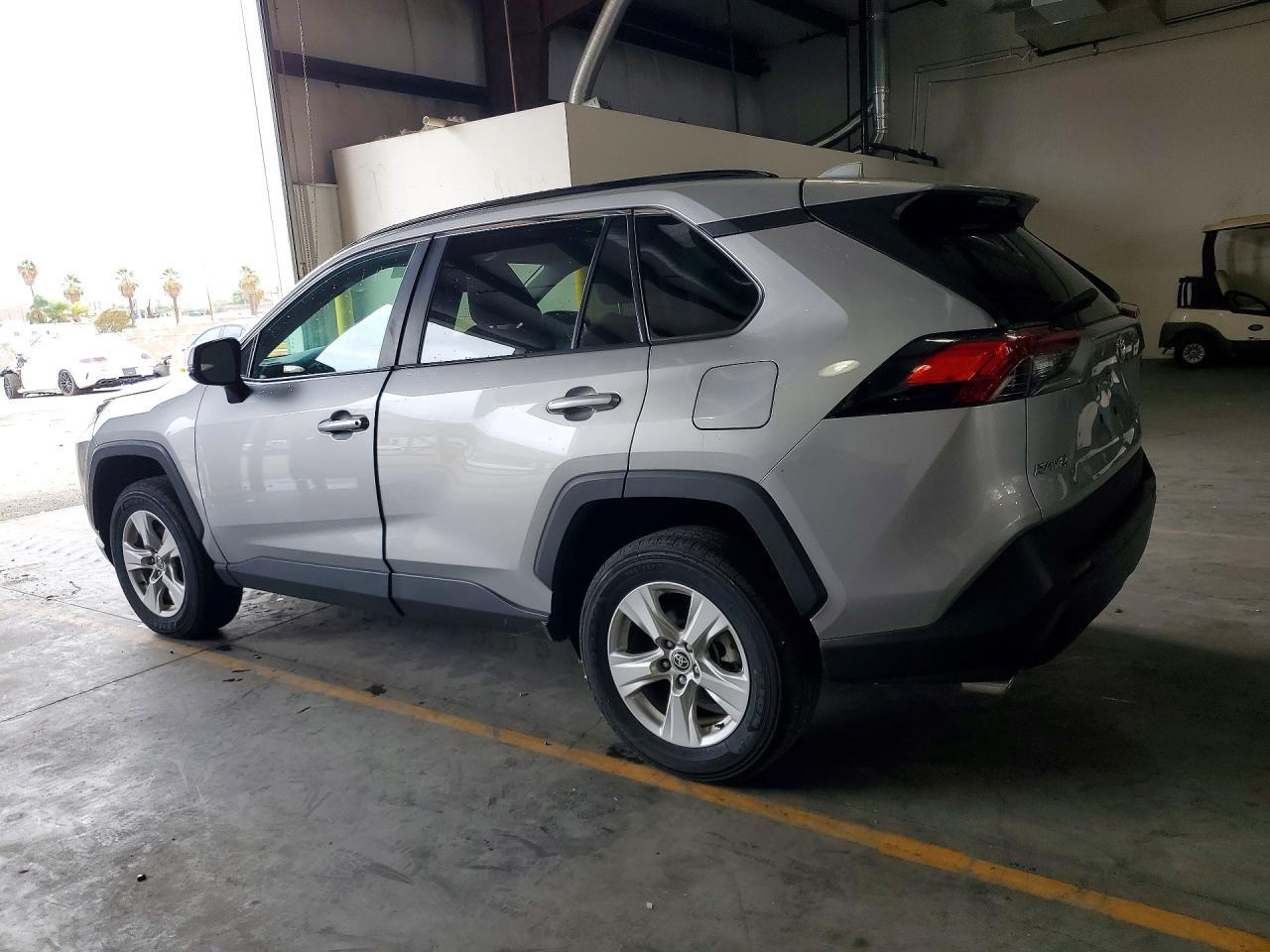 2021 Toyota Rav4 Xle - Image 2