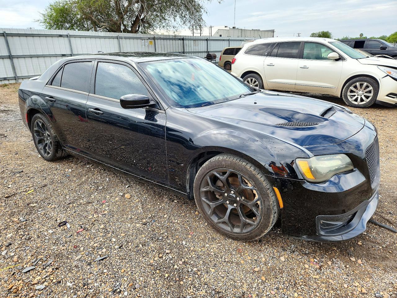 2019 Chrysler 300 S - Фото 4