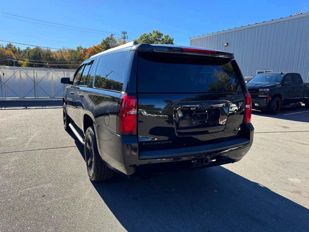 2017 Chevrolet Suburban K1500 Lt - Image 2